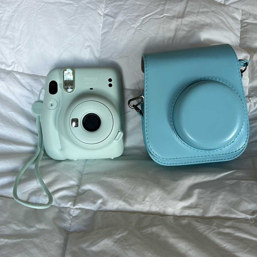 Instax mini 11- mint gently used